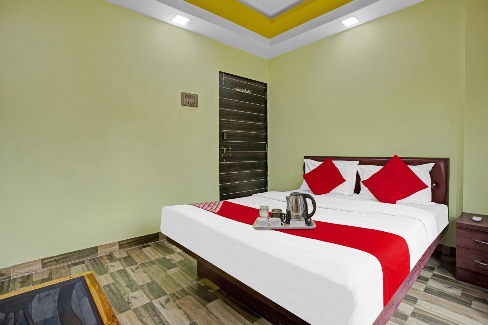 Hotel O Om Sai Residency Lodging And Boarding Taloje Budrukh Kültér fotó