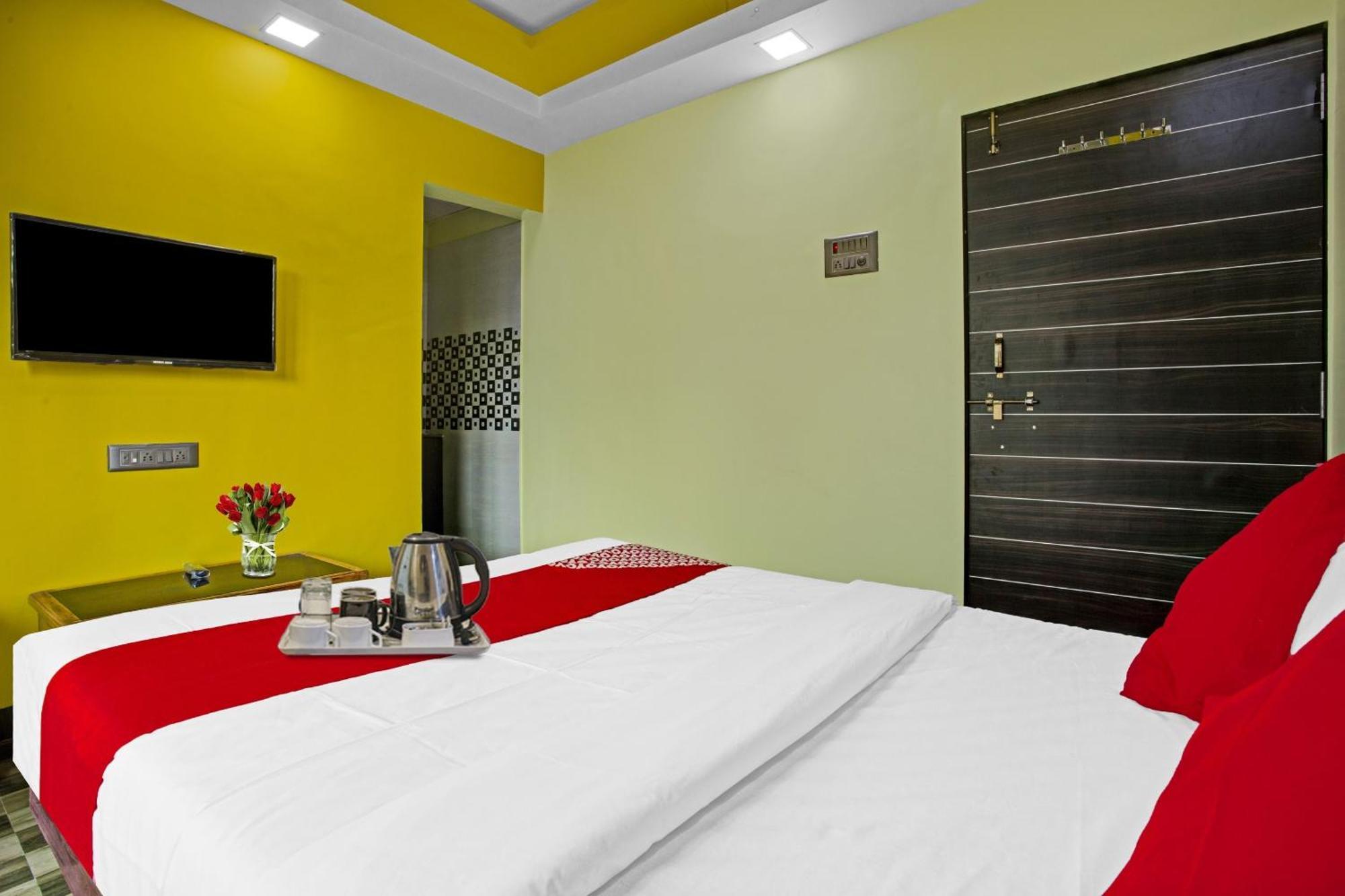 Hotel O Om Sai Residency Lodging And Boarding Taloje Budrukh Kültér fotó