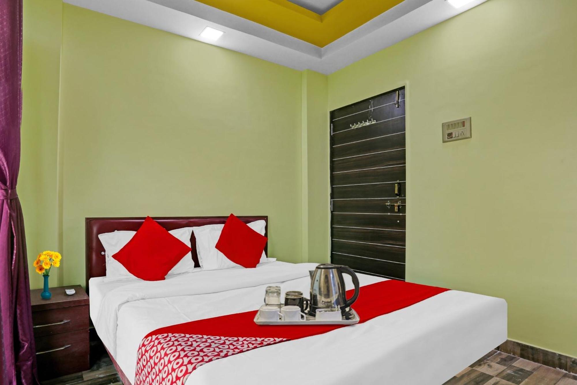 Hotel O Om Sai Residency Lodging And Boarding Taloje Budrukh Kültér fotó