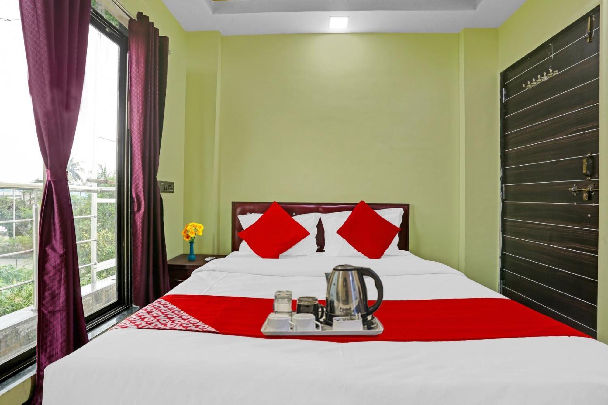 Hotel O Om Sai Residency Lodging And Boarding Taloje Budrukh Kültér fotó