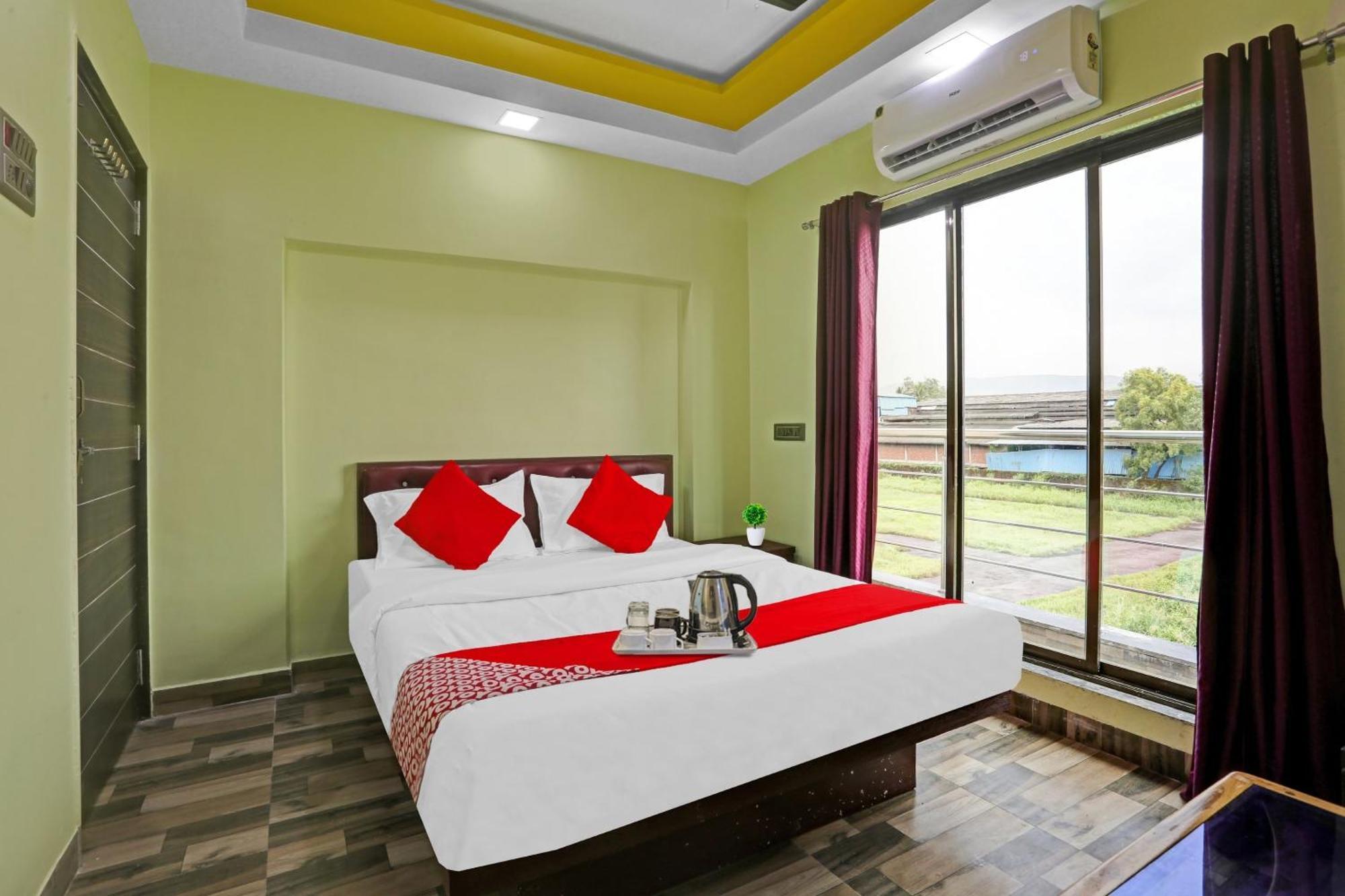 Hotel O Om Sai Residency Lodging And Boarding Taloje Budrukh Kültér fotó